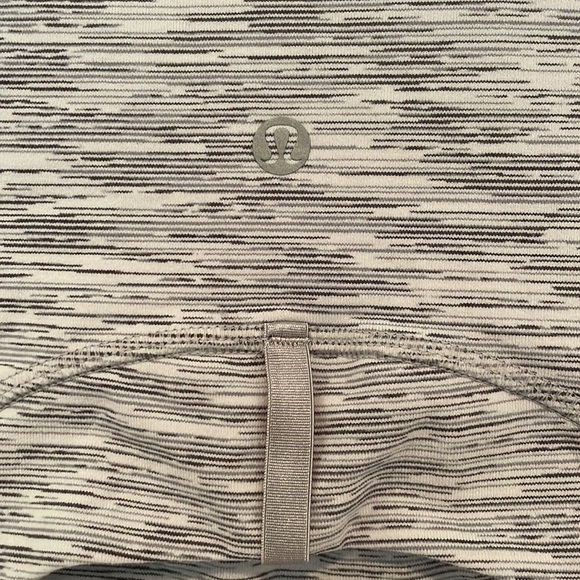 Lululemon Define jacket in light gray, size 6, great condition - Picture 4 of 5